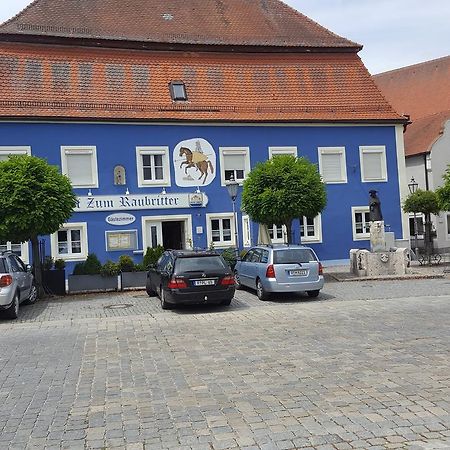 Pension "Zum Raubritter" Langquaid Esterno foto